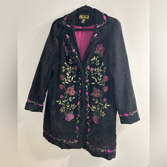 Vintage Jackets & Blazers - Vintage Mirasol embroidered coat jacket black velvet READ